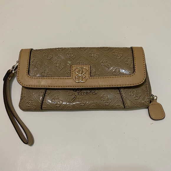 Guess Handbags - Guess tan purse